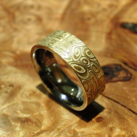 Stainless Steel and 18K Gold "Barbarella" Etched Ring