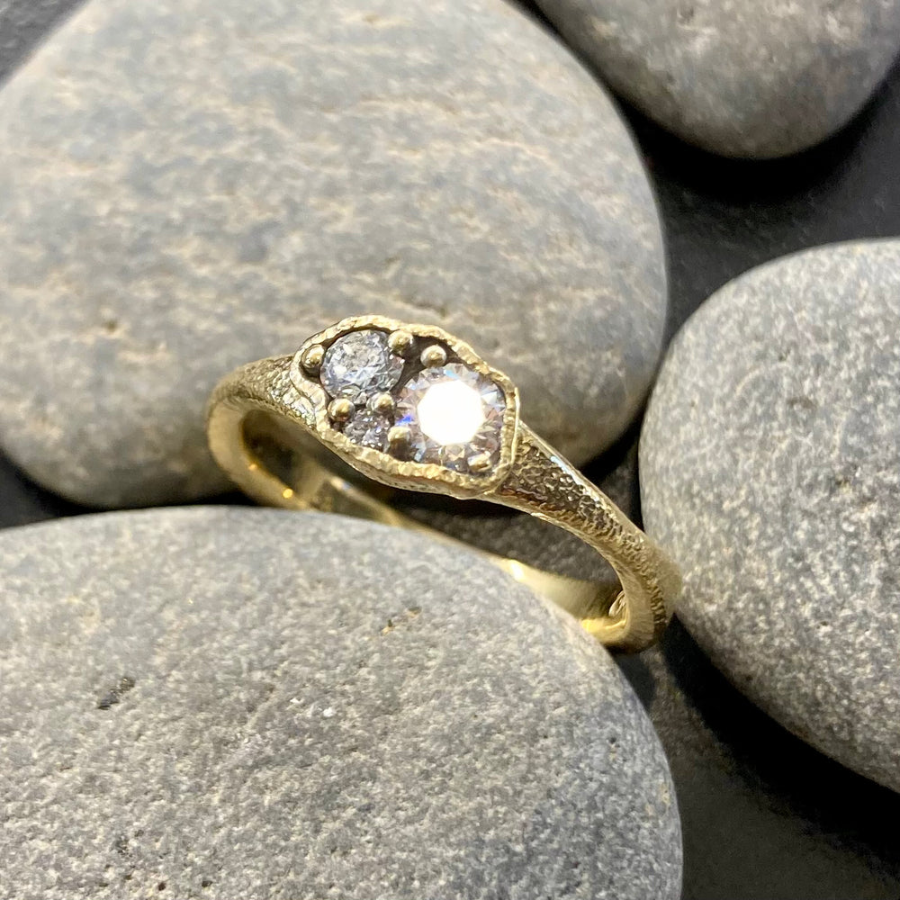 Winter Pond 18K Gold and Diamonds Ring